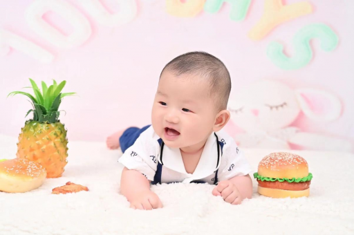 克孜勒苏宝宝在妈妈肚子里